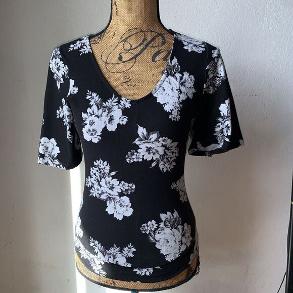 Twenty Two/7 SMALL Body Con Elastic Waist Floral Print Scoop Neck Top imperfect - Picture 1 of 7